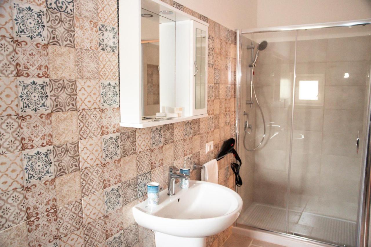 Trulli Donna Isabella 2 Bed & Breakfast Локоротондо Екстериор снимка